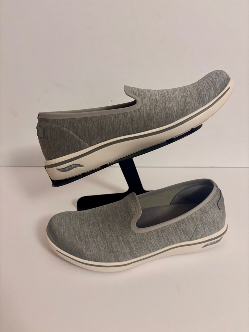 Skechers Women's Arch Fit Uplift size 8